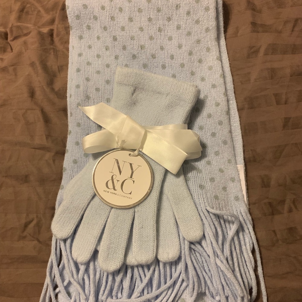 Scarf and glove set